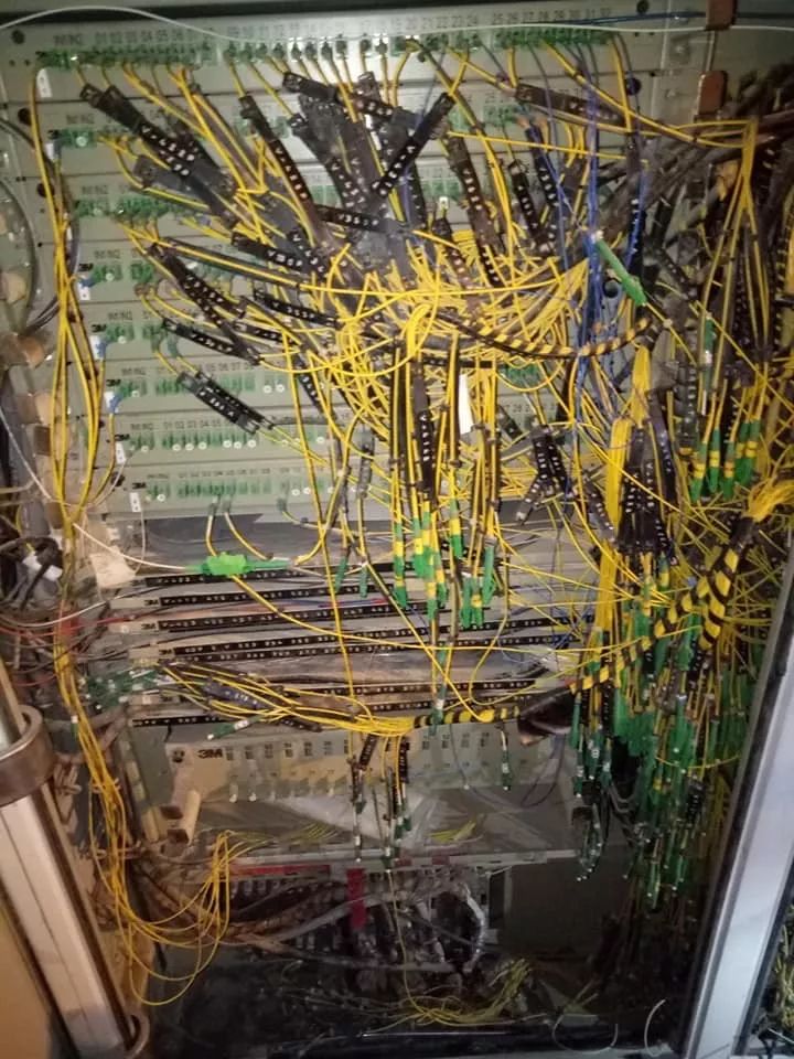 乱乱乱那些惨不忍睹的机房布线