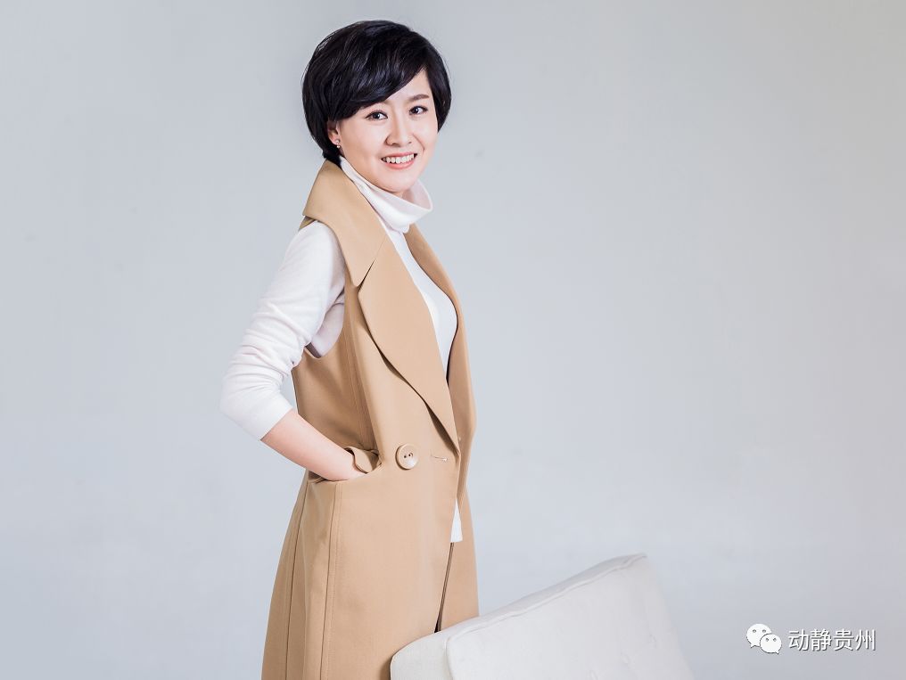 栏目主持人,记者;曾获全国百优电视主持新星奖,全国法治节目十佳主持