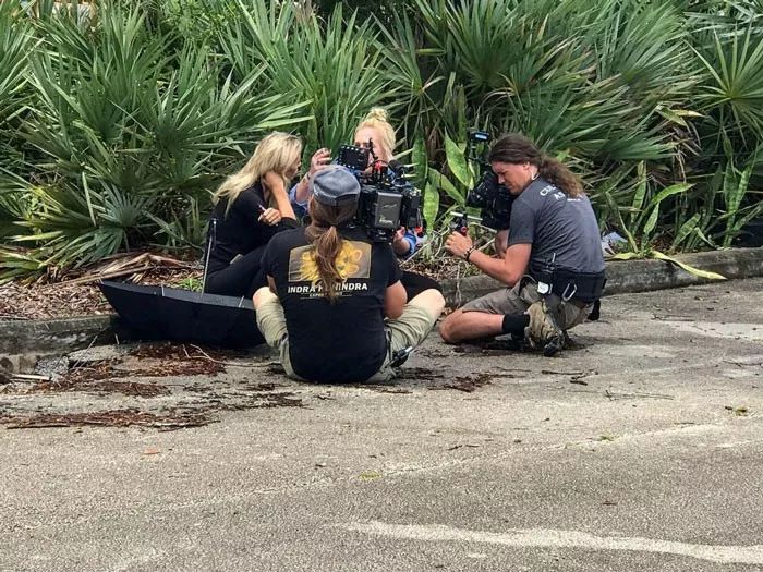 广电|“瘾君子”不为人知的一面 松下VariCam LT电影机拍摄《Dopesick Nation》美剧