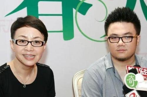 "喜剧女王"宋丹丹与三任丈夫的感情纠葛 如今丈夫宠爱儿子孝顺