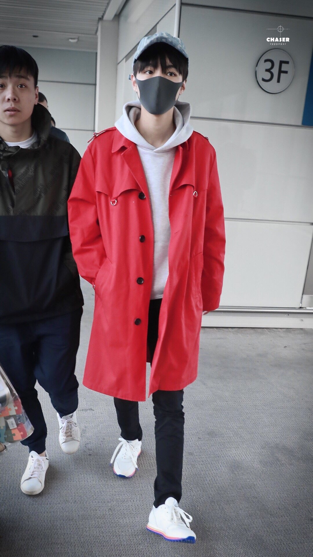 当红色遇上百变少年王俊凯,完美展现青春的格调