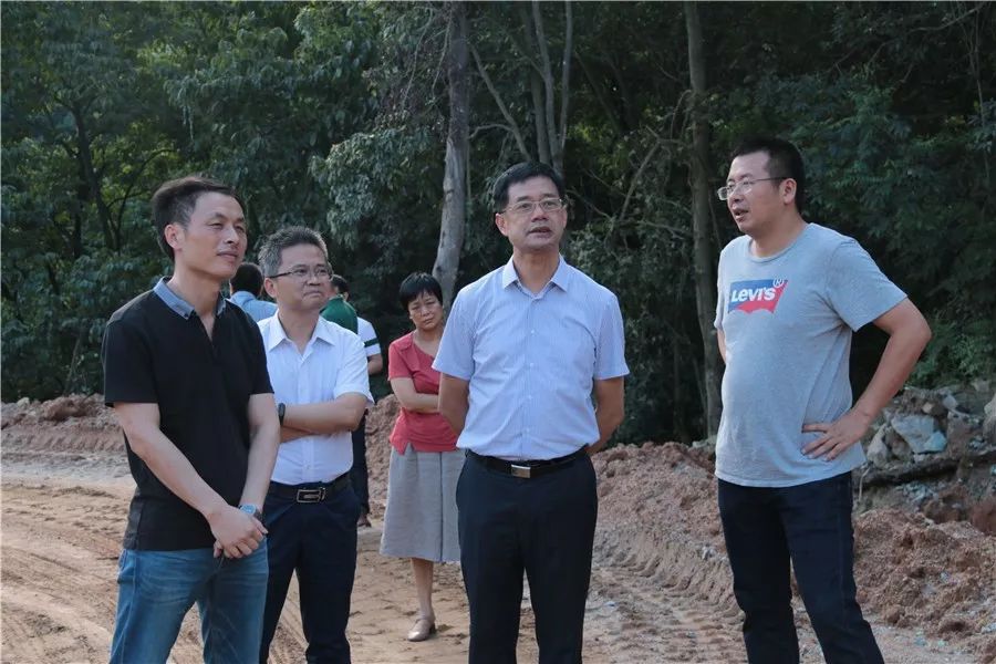 苏汉庭一行先后实地走访检查泉州市玉丰畜牧有限公司,泉州市洛江区河