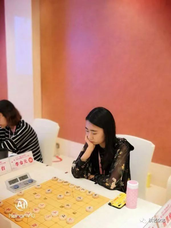 湖北女象棋妙善的照片图片