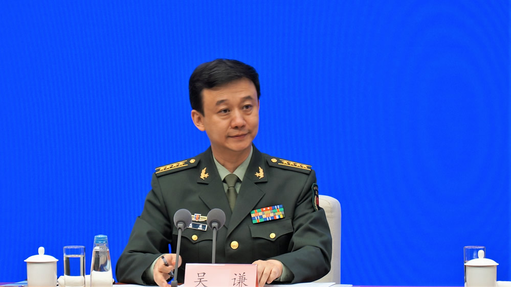 国防部新闻发言人吴谦大校在会上介绍,《新时代的中国国防》白皮书是