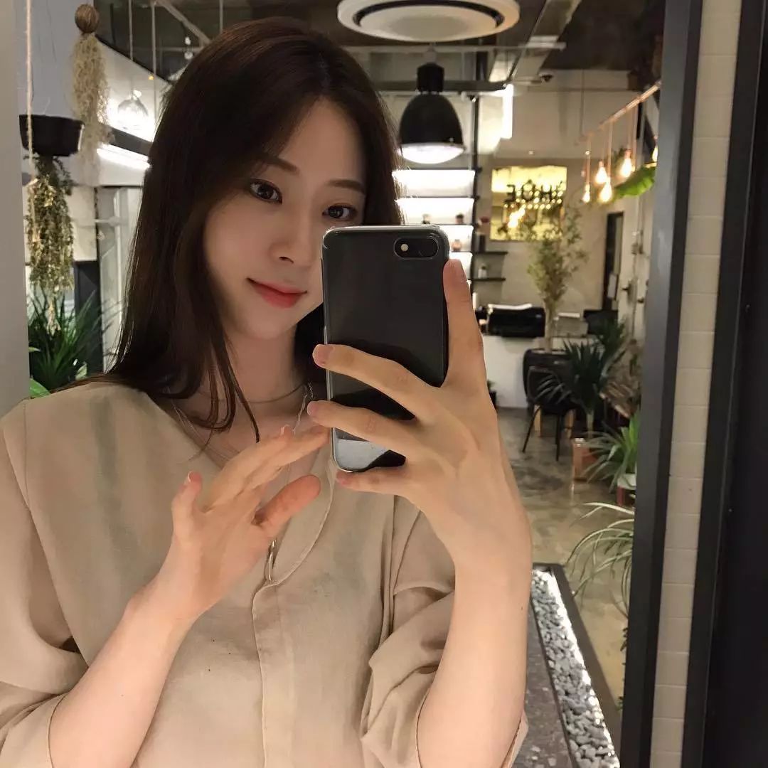 要求帮忙介绍exo成员大势男idol高颜值亲姐姐曝光