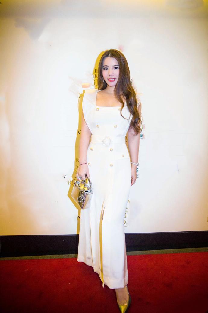 90后中国名媛在vogue实习还衣品差的她变投资人后时尚品味也进阶