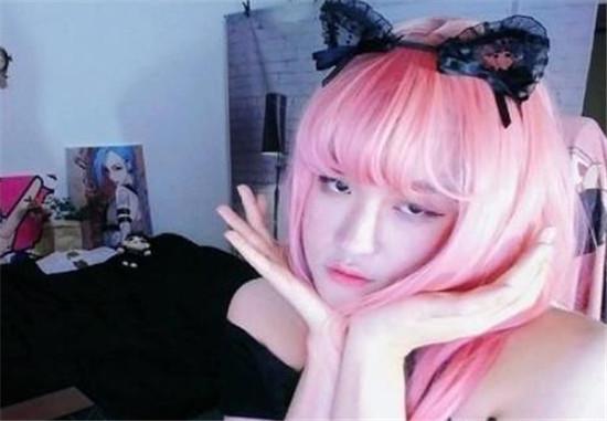 没对比就没伤害女装大佬sneaky出新照姿态女装热舞结果被封了