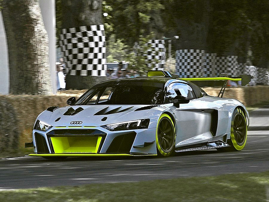 在外观设计上,奥迪r8 lms gt2在整体设计上以普通版奥迪r8为基础,增添