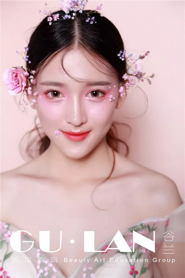 新娘化妆 |桃花妆新娘造型,减龄又粉嫩!