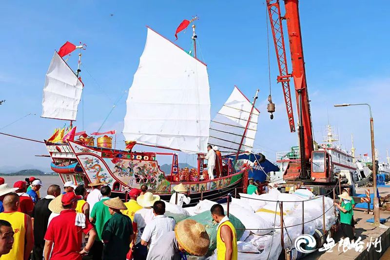 送大暑船的由来清同治年间,葭沚一带常有病疫流行,尤以大暑节前后为甚