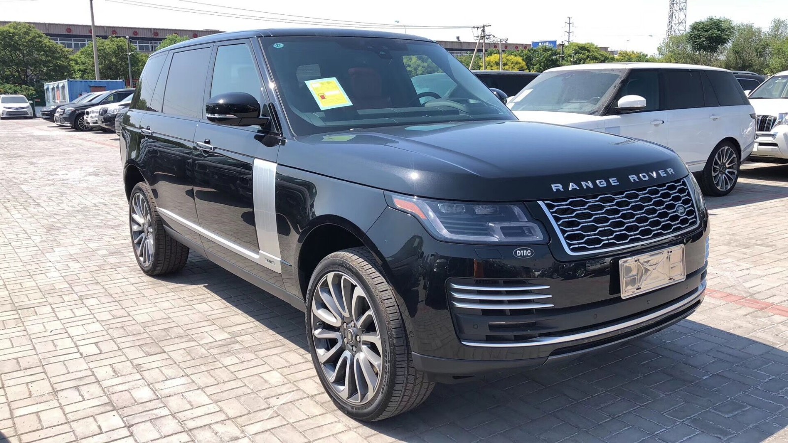 19款路虎揽胜行政30柴油创世加长最低价格