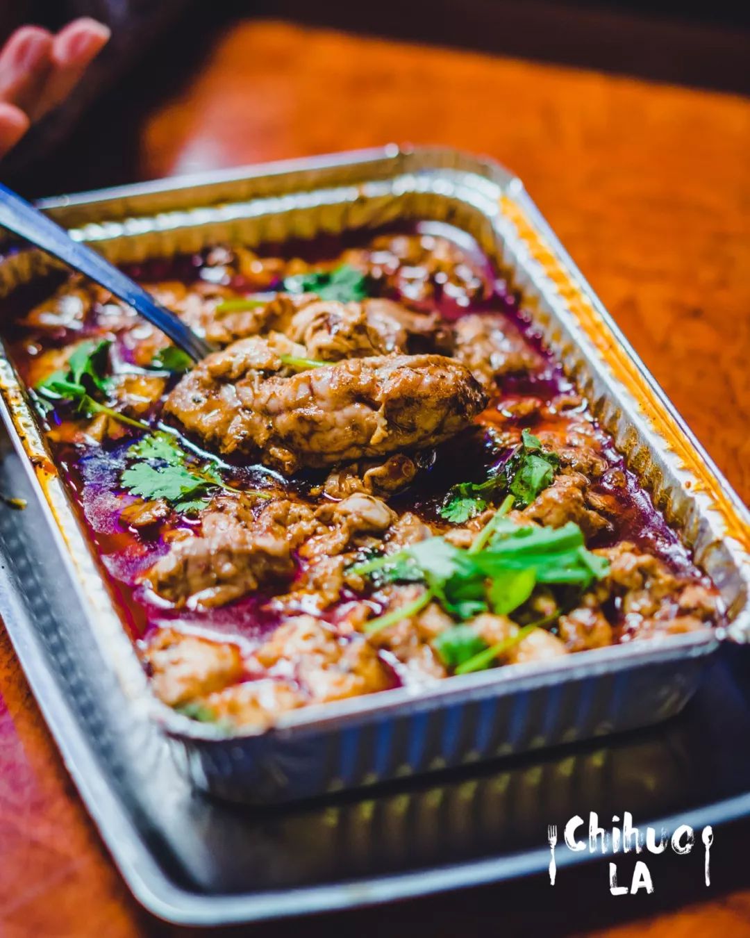 滋滋冒油烤羊肉, 大腰子, 烤冷面.谁能拒绝?