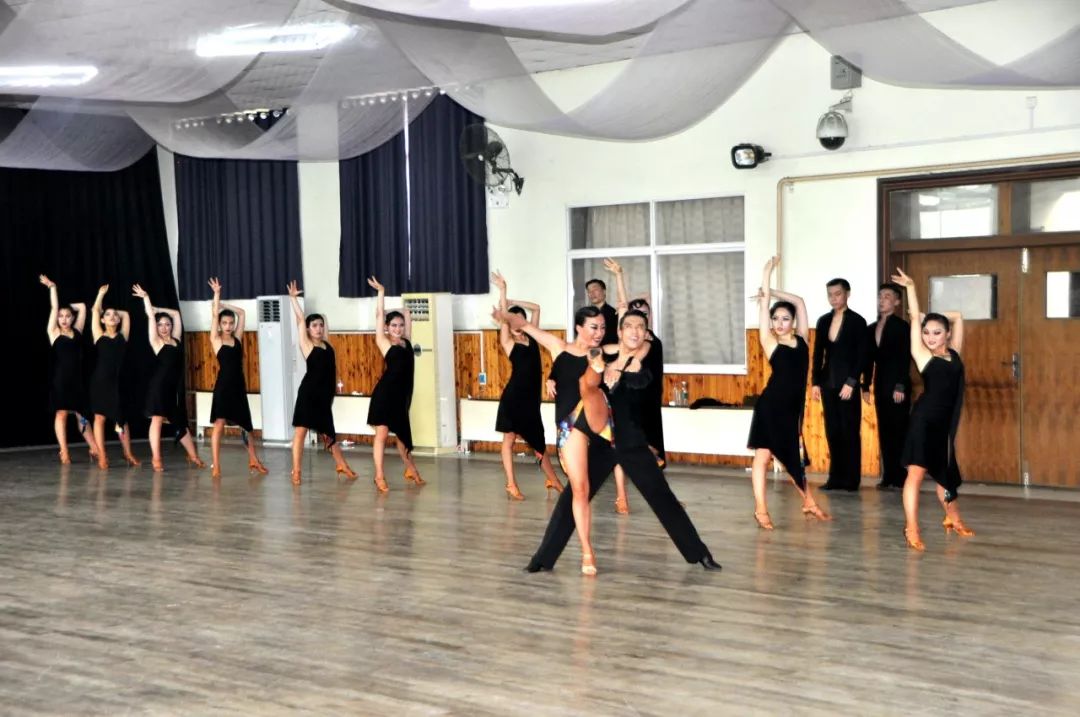 武汉体育舞蹈学院图片