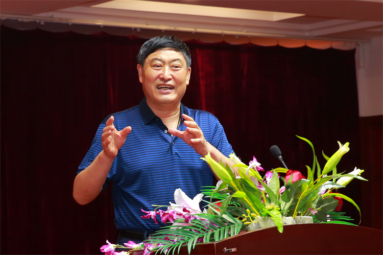 我县召开退役军人创业典型专题讲座_王振国