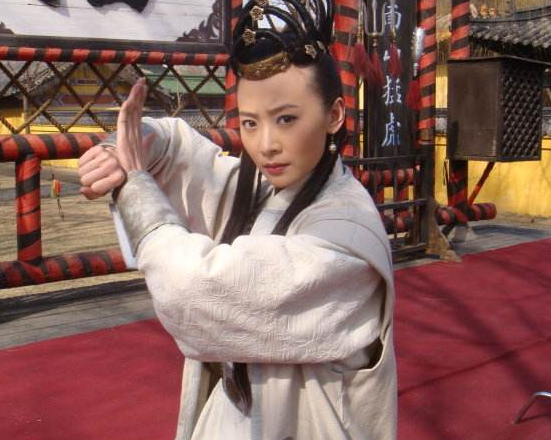 原创她是曲珊珊,不顾家人反对执意嫁给黄海波,如今36岁成这般