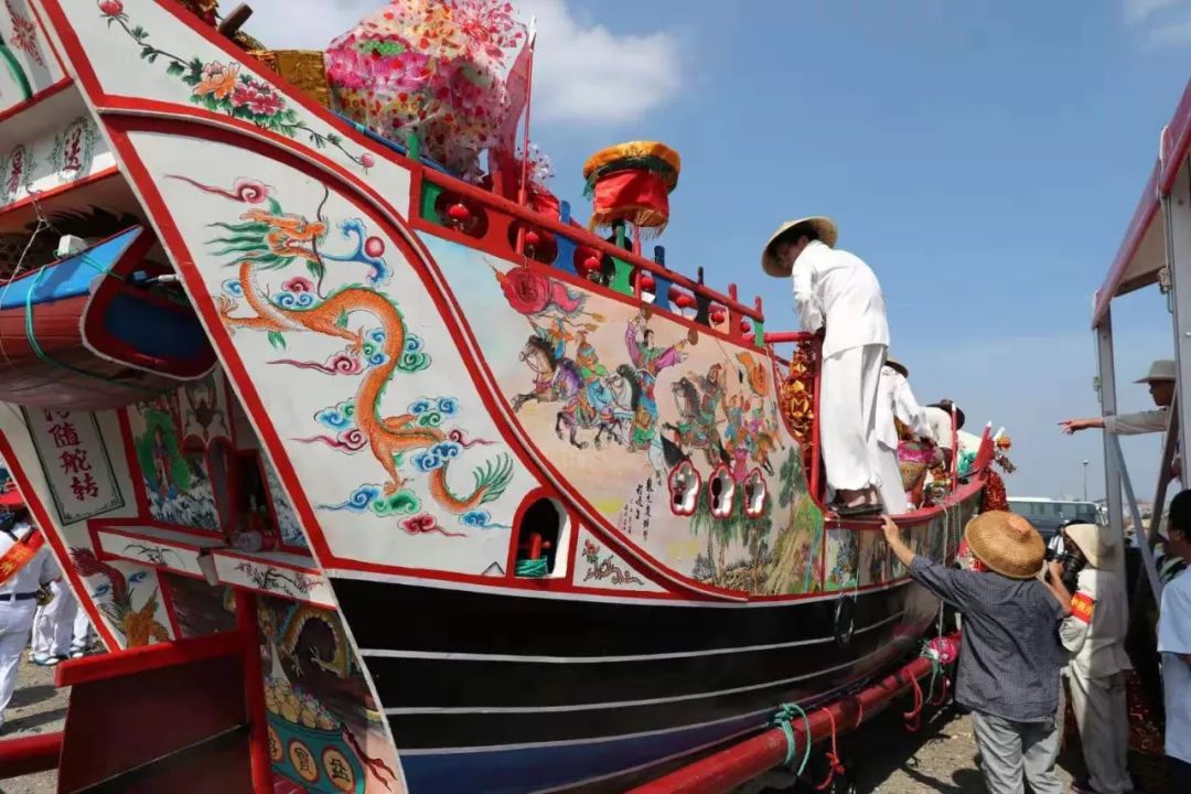 保安全护民俗大暑节海事跟你一起送大暑船