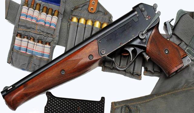 员的人身安全问题,之后苏联研发了宇航员专用tp82手枪,作为防身之用