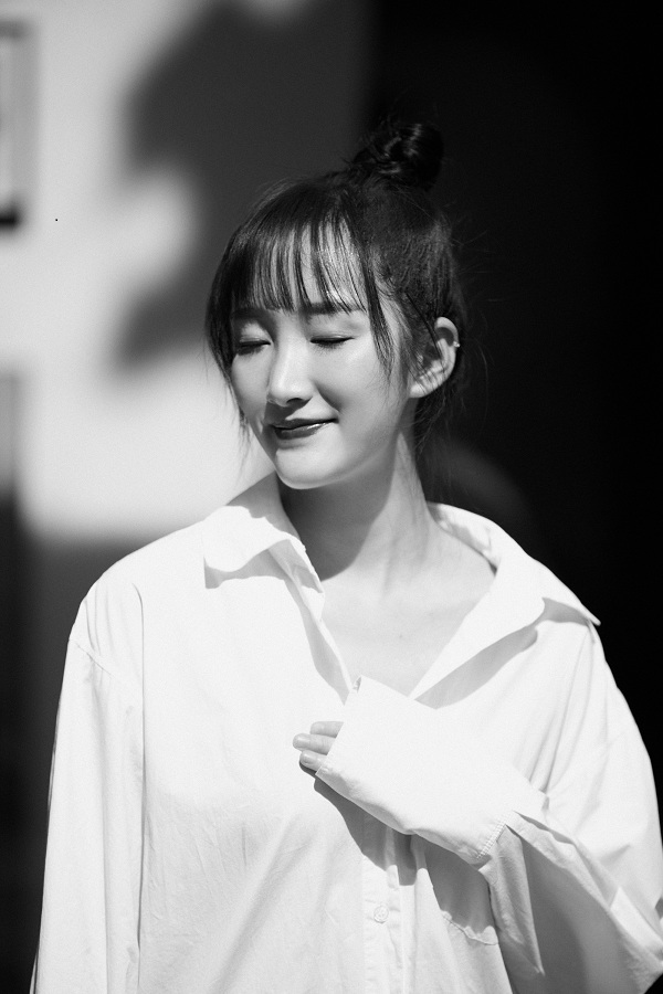 童静最新光影大片释出,"盐系"女友开始营业