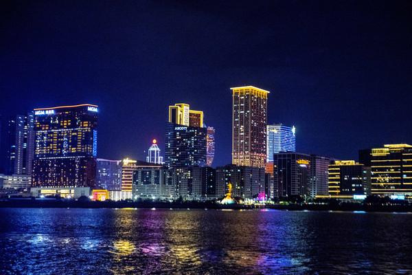 原创实拍珠澳海湾夜景港珠澳大桥亮灯后惊艳人心你想去看看吗