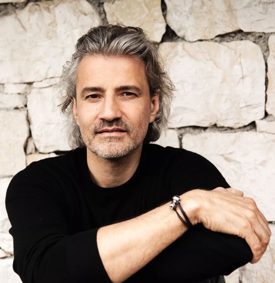 邂逅法国高级珠宝大师和制伞女王了解不为人知的纯正法式优雅