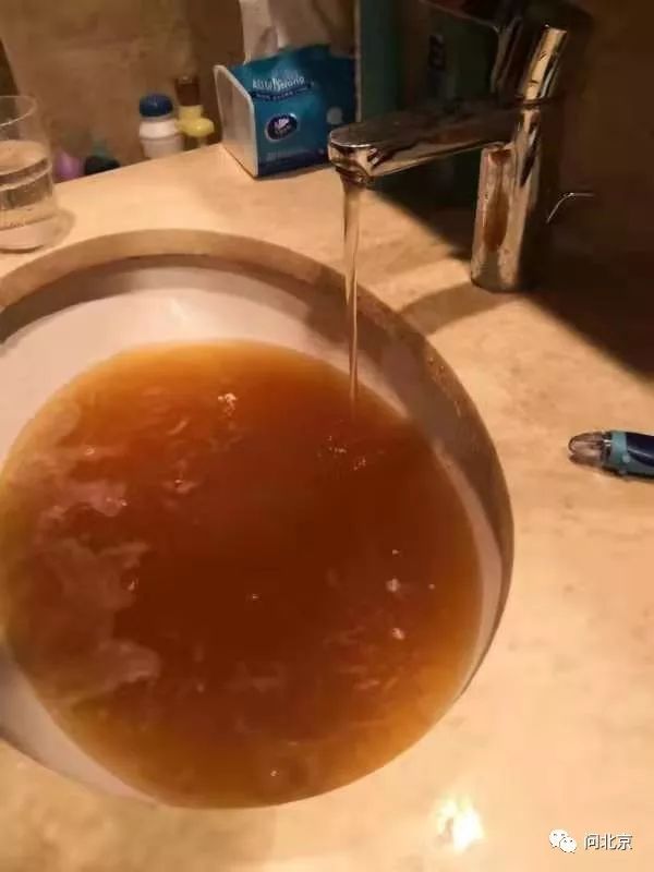 住着高档小区,一周没水洗澡,大热天太酸爽!