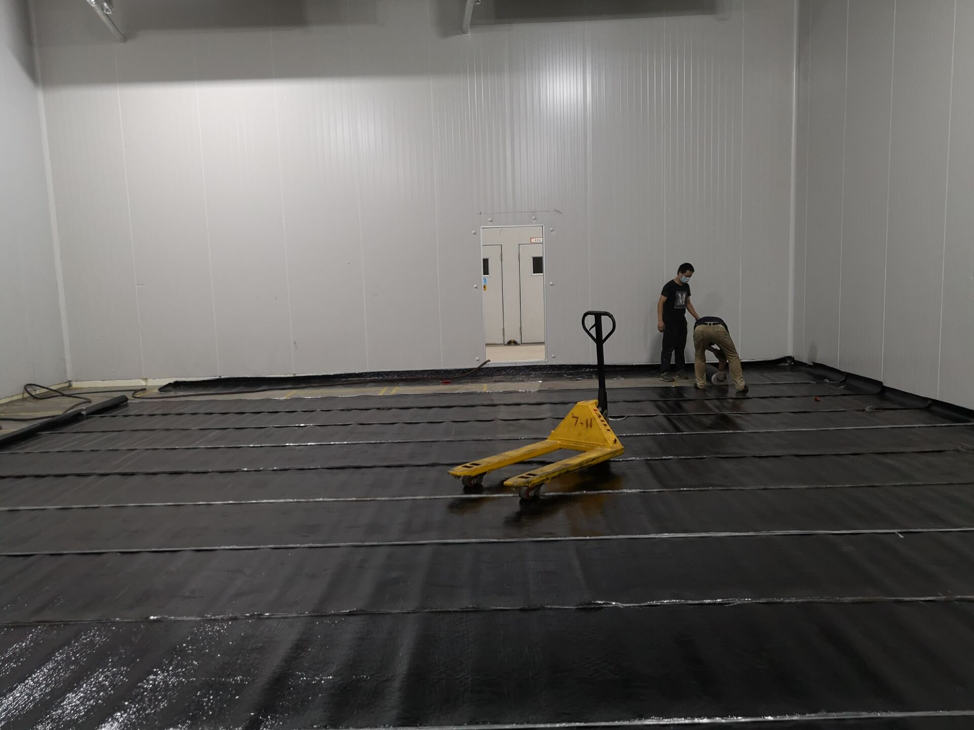 冷库安装标准----佛山7-11仓储配送中心_施工