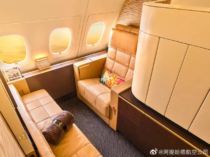 乘坐法国航空la première(头等舱)有助理随时在旅程的每个阶段提供