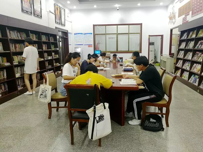 乐亭县图书馆迎来暑期读书热