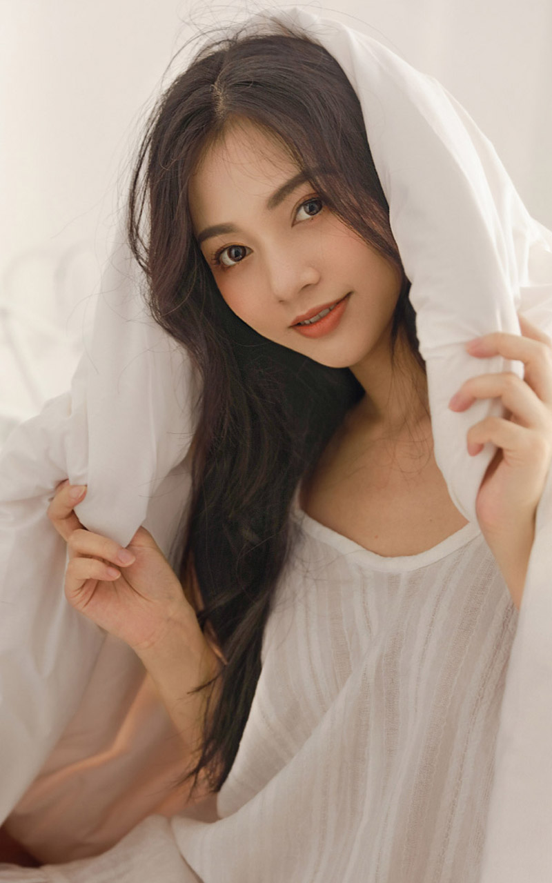 气质长发美女性感诱人写真安卓手机壁纸