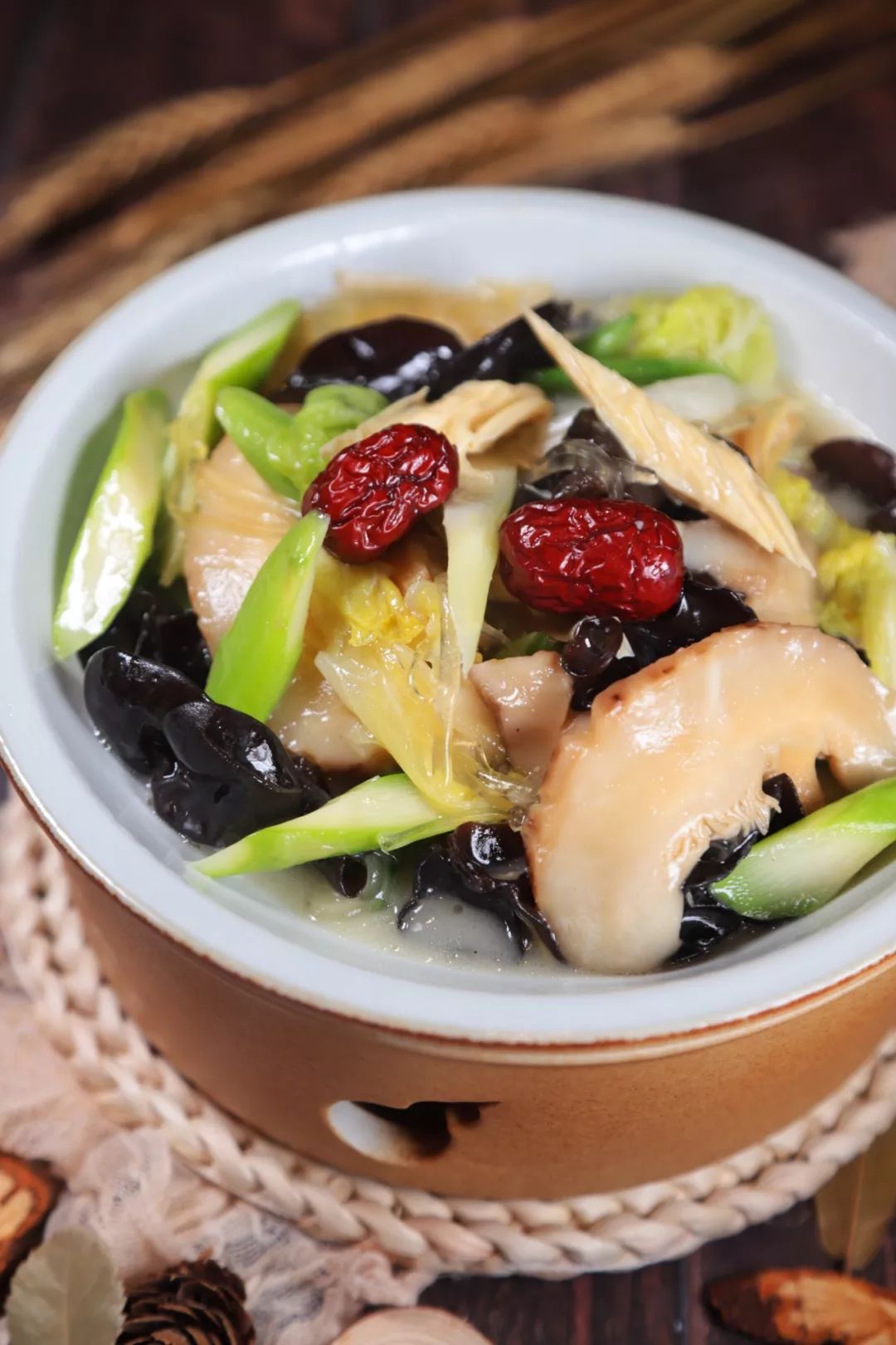 不得了!大悦城这家创意北京菜味道绝了!溜肝尖,腐乳鸭,火焰牛柳,乾隆