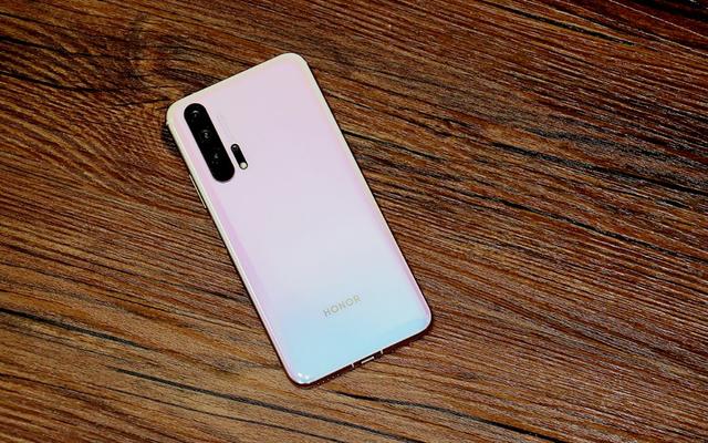 荣耀20 pro冰岛幻境真机图赏,这是直男都无法抗拒的颜色?_华为