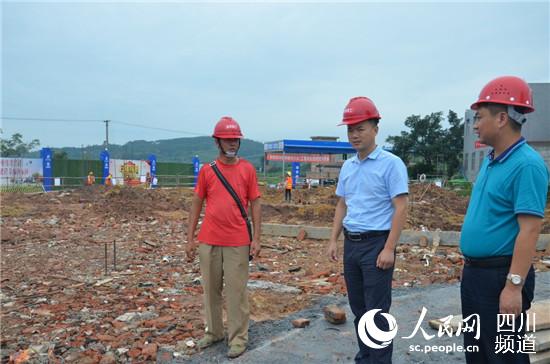 四川榮縣:機器轟鳴感受地震災後重建速度