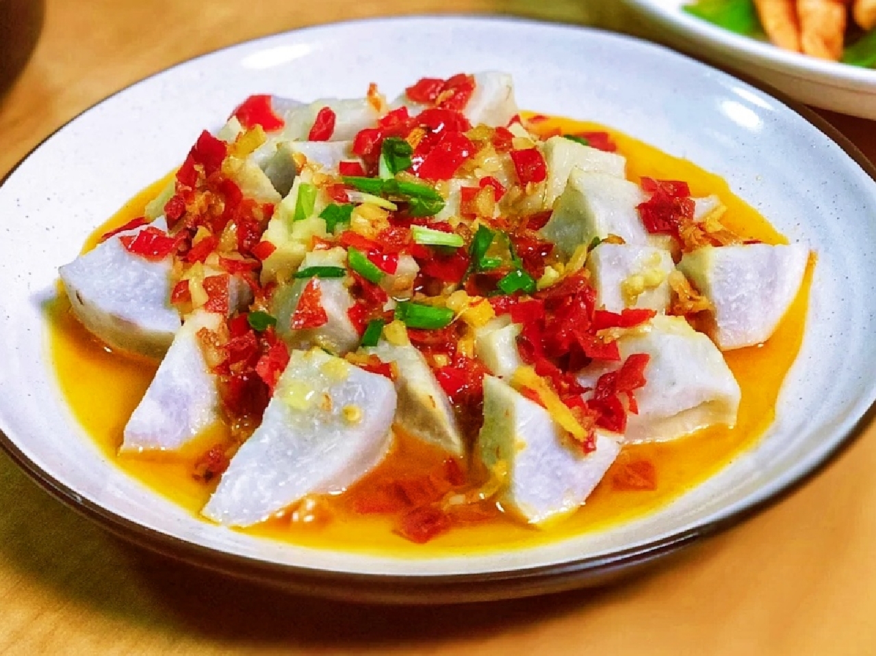剁椒蒸香芋,你吃过吗?这道菜三伏天促食欲,麻辣咸香,粉糯美味