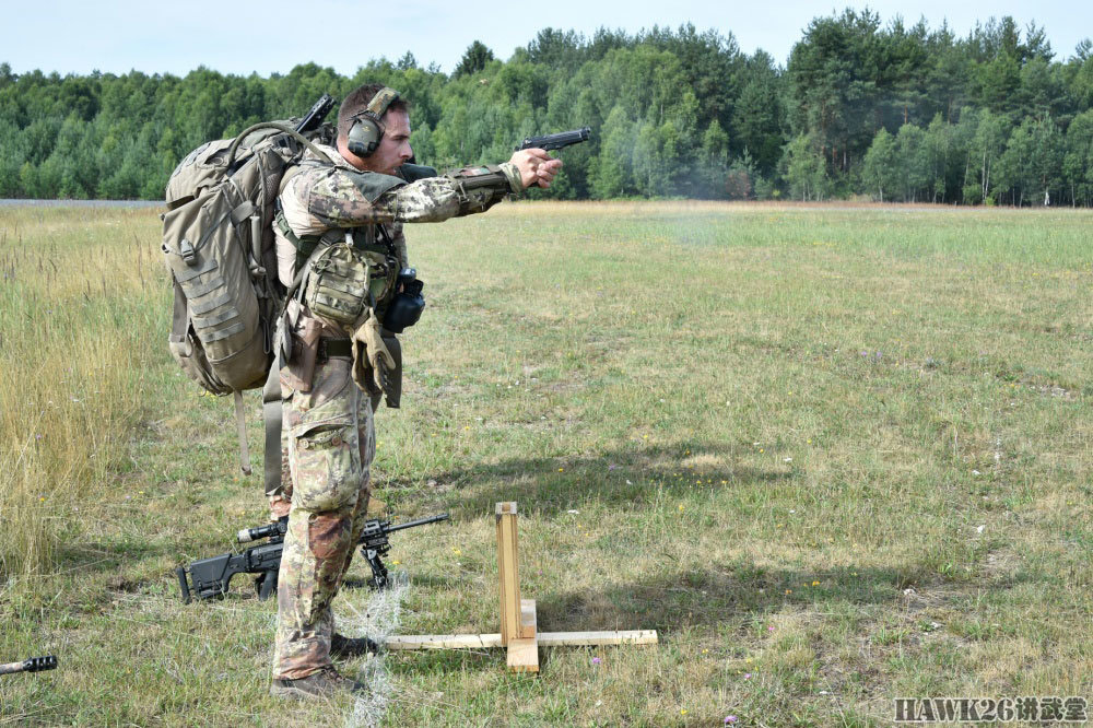"欧洲最佳狙击组"比赛 意大利队使用arx-200精确射手步枪_射击
