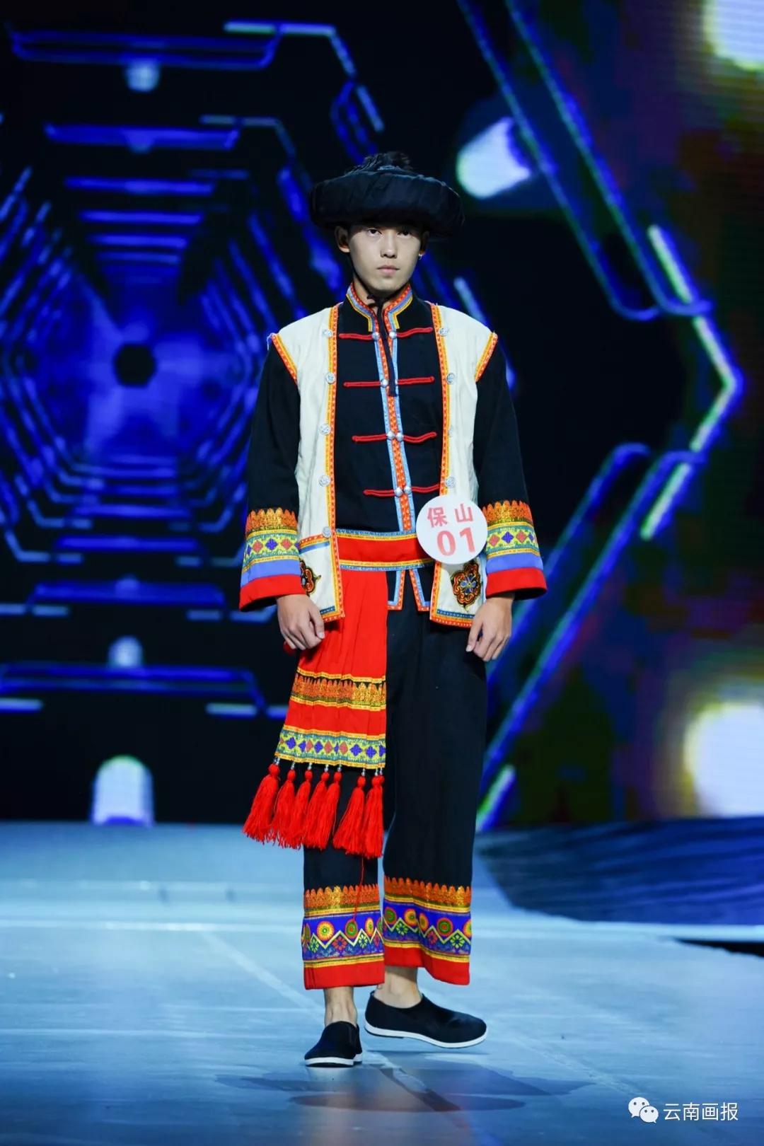 彝族传统服饰怒江州傈僳族,独龙族,怒族,普米族,白族,景颇族传统服饰