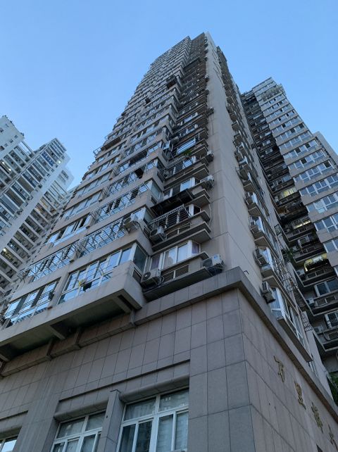 温州大南门一老奶奶26楼爬窗掉下来,当场身亡!