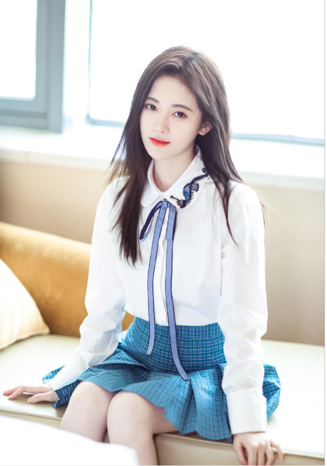 清新范儿鞠婧祎,夏季这样穿搭,美的让人心生羡慕