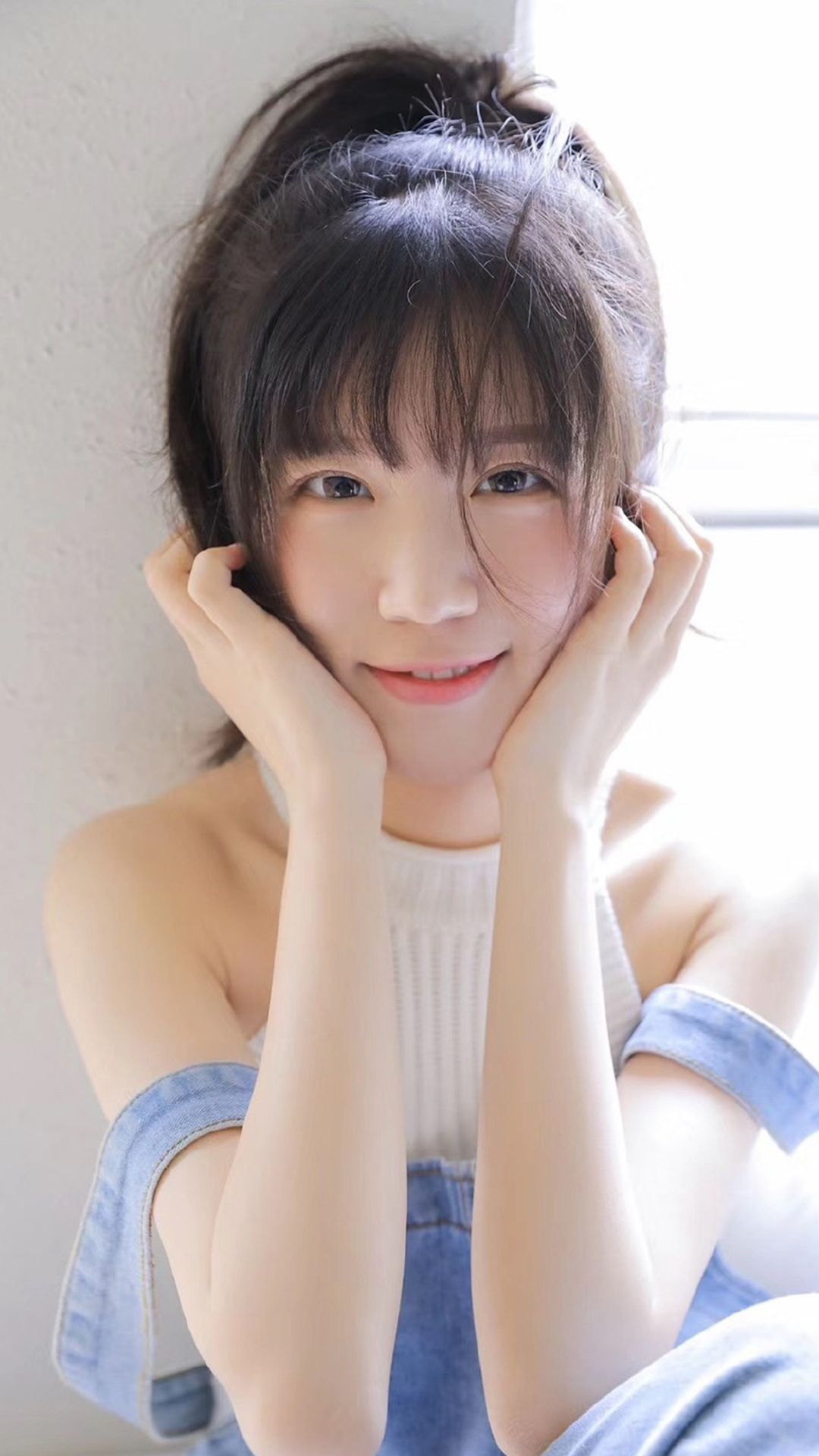 娇嫩美女性感香肩私房清纯写真手机壁纸