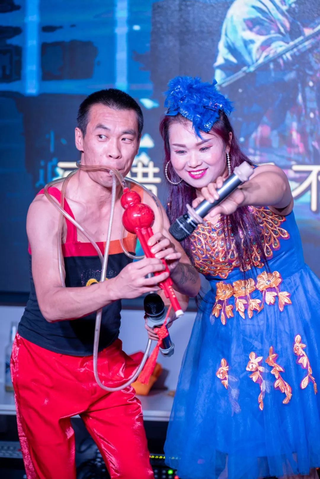 土味烧烤店,边听二人转边撸串!