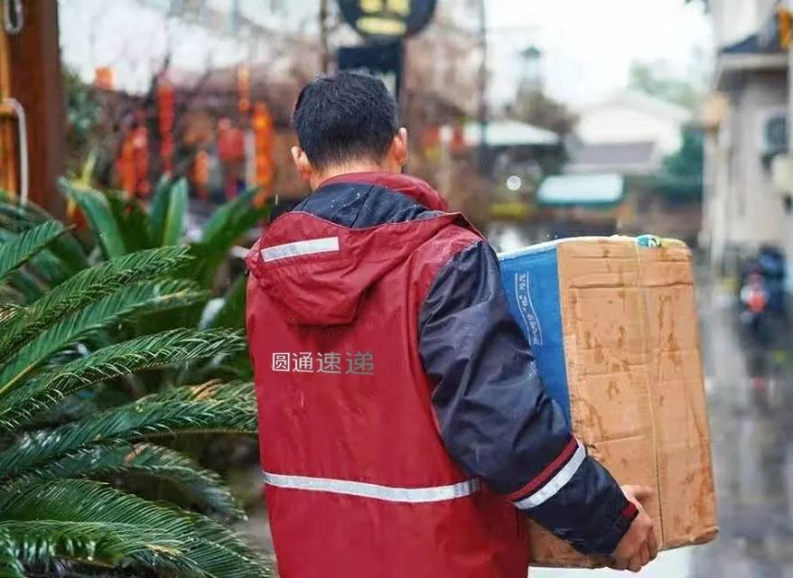 圆通小哥自称是灵隐寺管家5年来记不清帮助过多少人