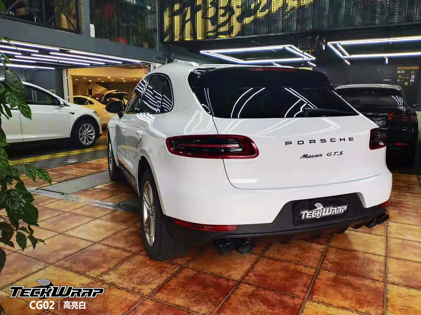 保时捷玛卡汽车改色贴膜teckwrap美国秃鹰cg02高亮白