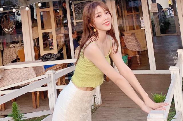 但并不是所有人都服现在的余霜,就像一些网友说的一样,余霜虽然现在