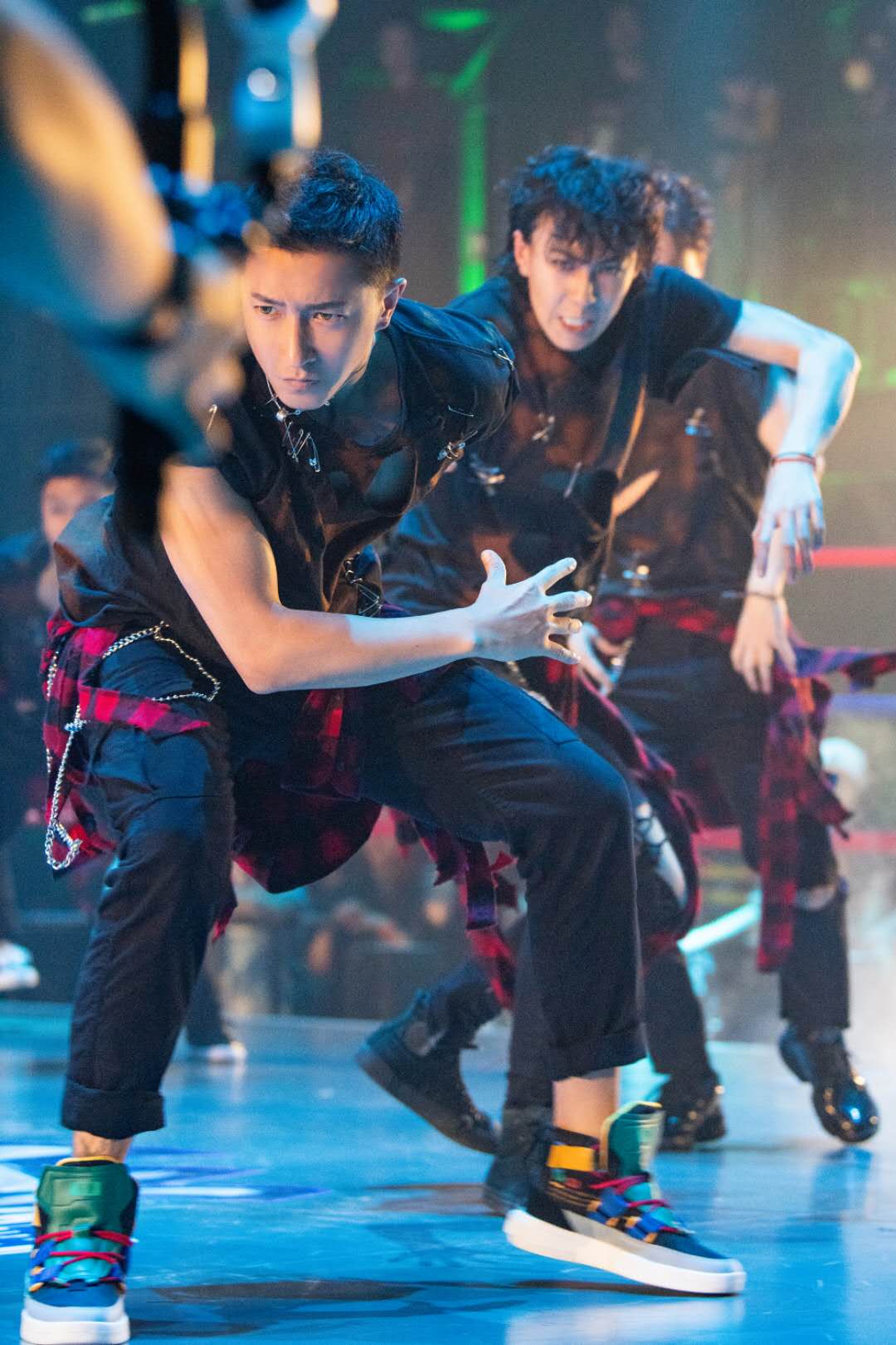 和平范店为韩庚量身打造沉稳形象 三十而立无畏前行