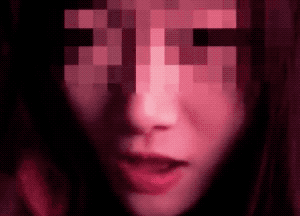 大叔资助女大学生180万,结果对方竟是抠脚大汉?