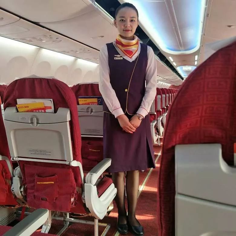 目前就职于中国国际航空,2017年6月毕业于我院民用航空系,航空服务