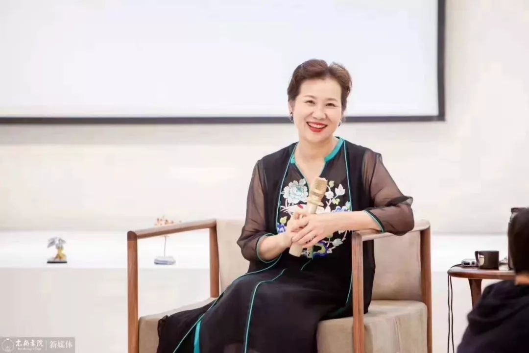 骆霞老师的"霞光"照耀,也让我们再一次感受到被看见,被理解,被包容,被