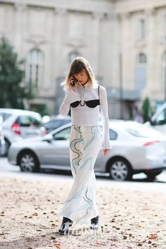 内衣不一定要藏里面?外穿才是今夏最撩人的装扮