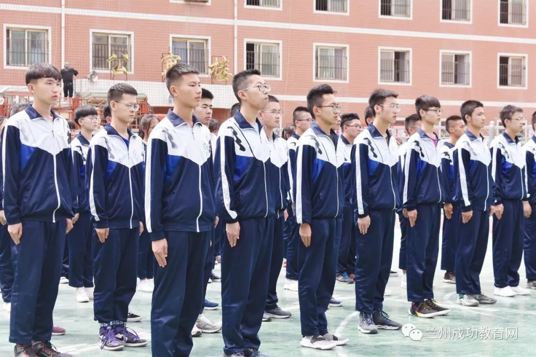 稍息立正兰州成功学校上映高三军训大片