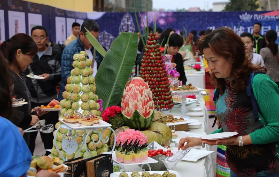 百余果农齐聚第一届告庄西双景热带水果节!夏季水果狂欢蓄势待发!_景
