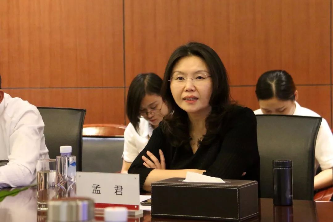 公司董事长孟君女士也对所有管理者提出了要求:提高战斗力,紧盯目标